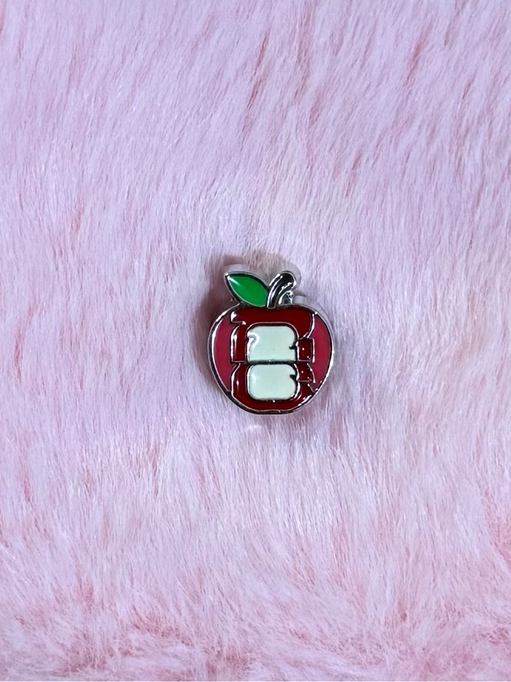 FIFA World Cup 2026 Bank of America New York
Exclusive Red Big Apple CHARM
